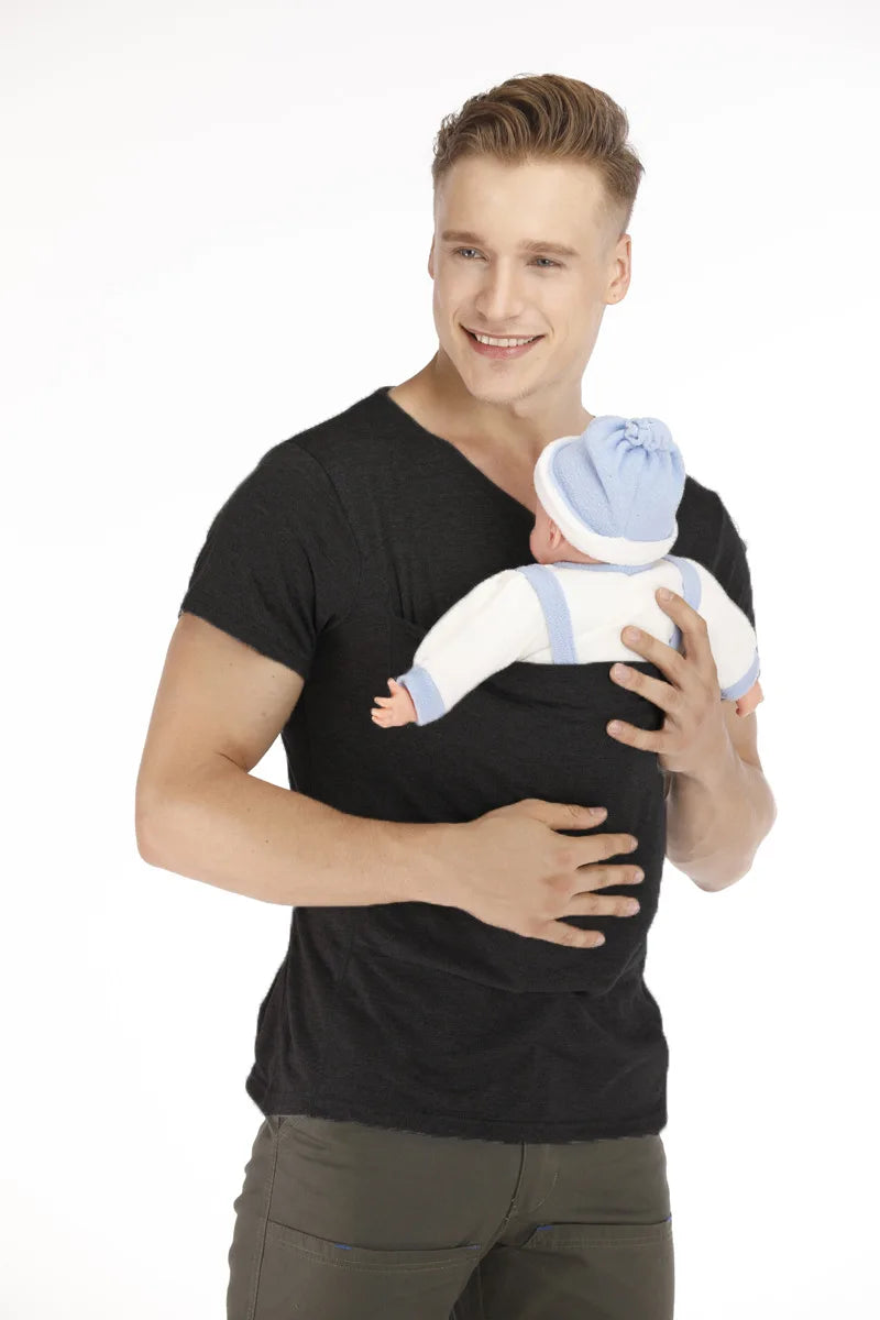 Kangaroo Pocket Babywearing Tee in Black – skin-to-skin shirt